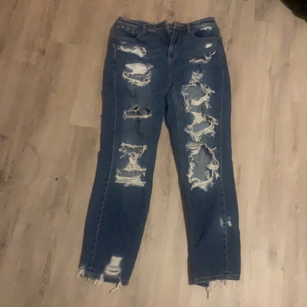 Ripped American eagle mom jeans